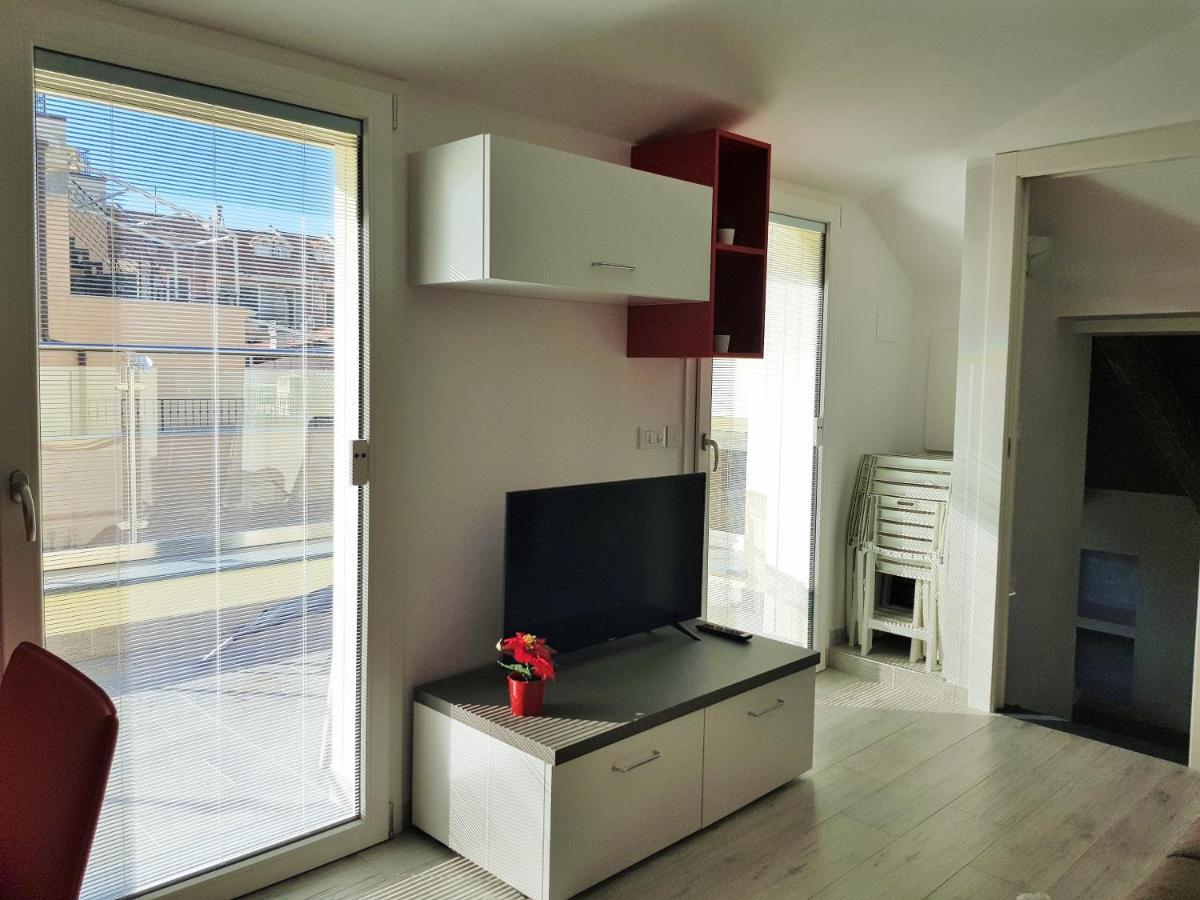 Casaviva - Casa Vacanze A Ceriale Con Terrazza ภายนอก รูปภาพ